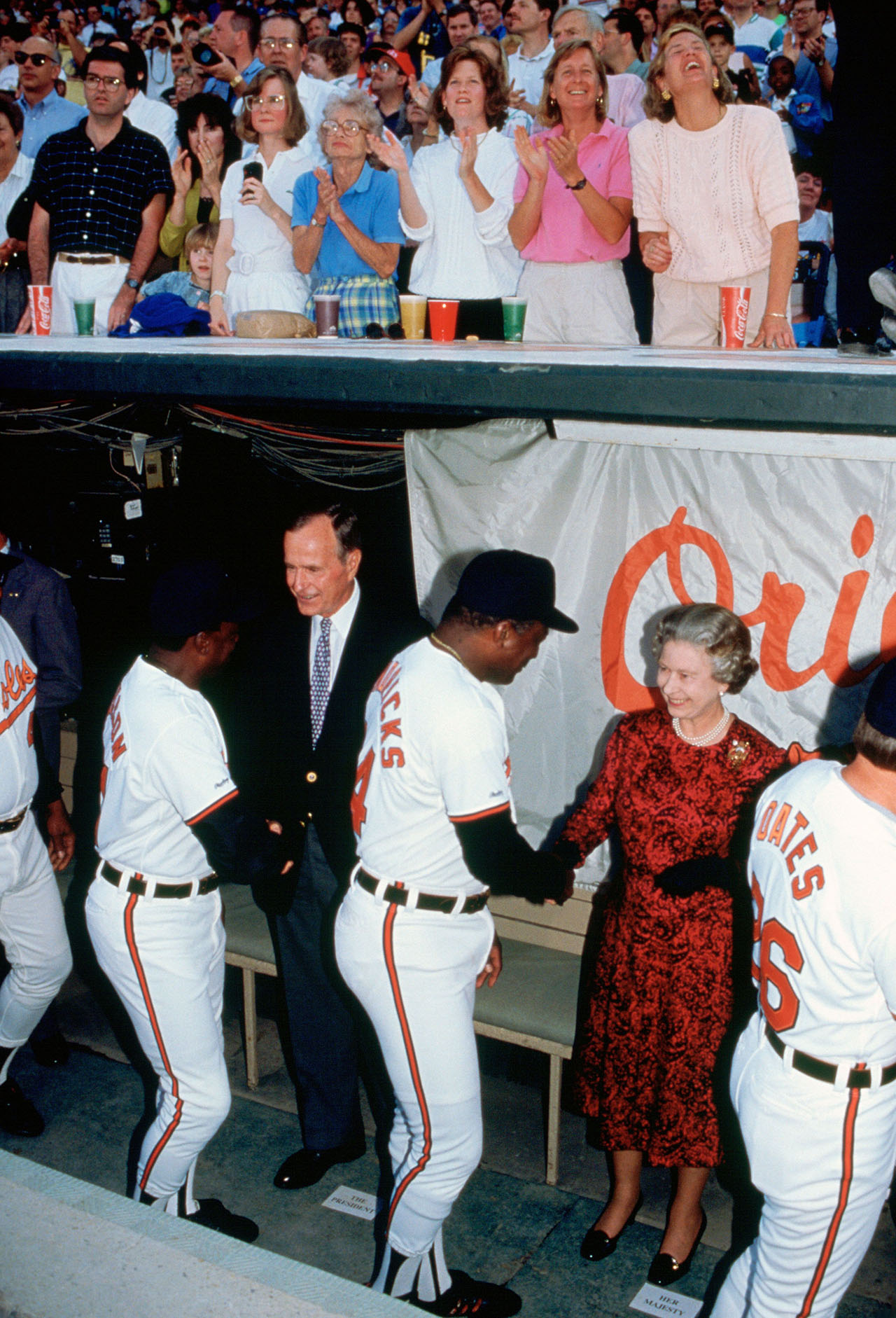 Queen Elizabeth II and President George Bush meet baseball p